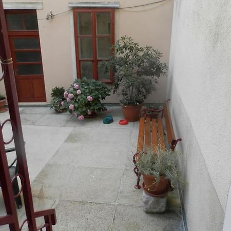 Vintage Pula Apartment Luaran gambar